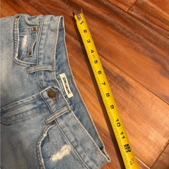 Billabong Distressed Denim Cutoff Shorts Light Wash (0789) - Picture 5 of 7